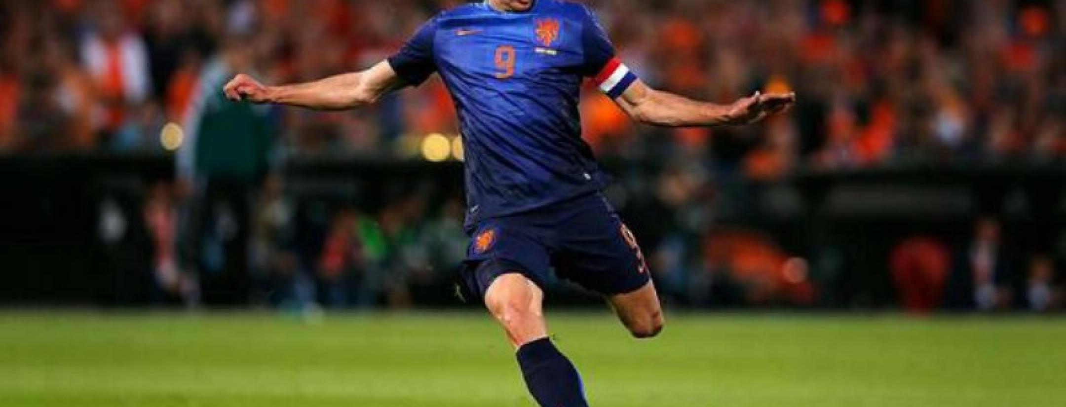 Robin van Persie strike