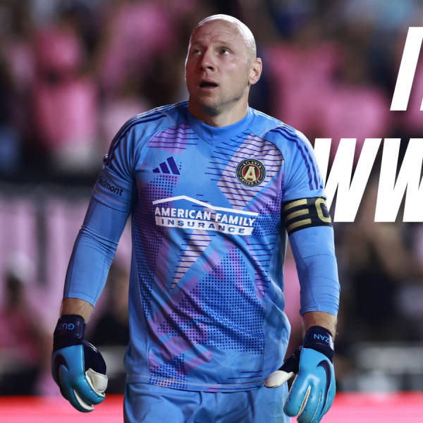 Brad Guzan pushed by Inter Miami players