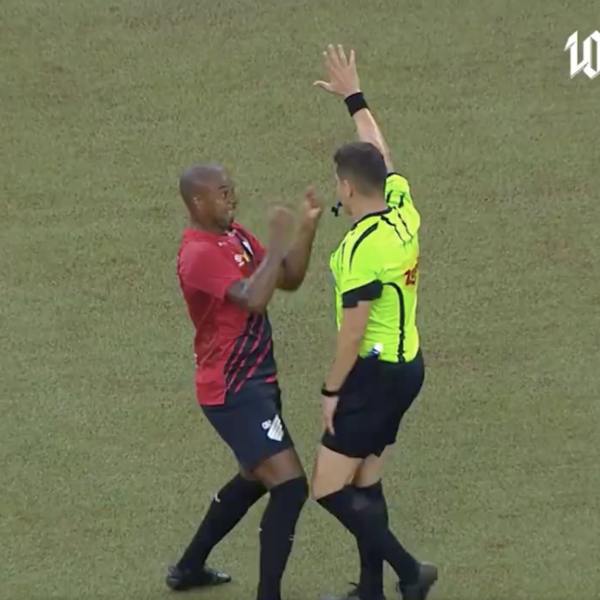 Fernandinho referee fail