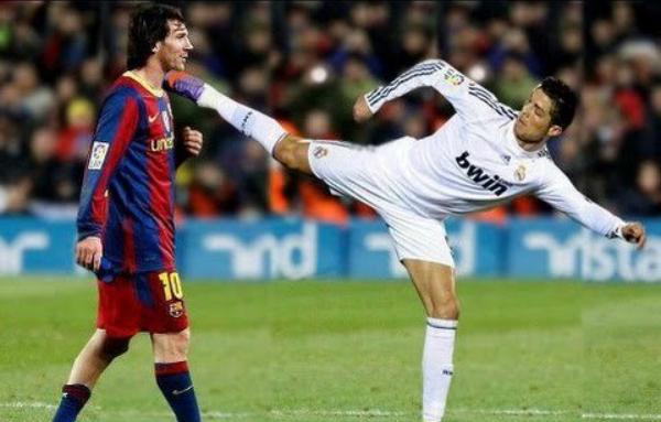 Ronaldo kicks Messi in the throat 