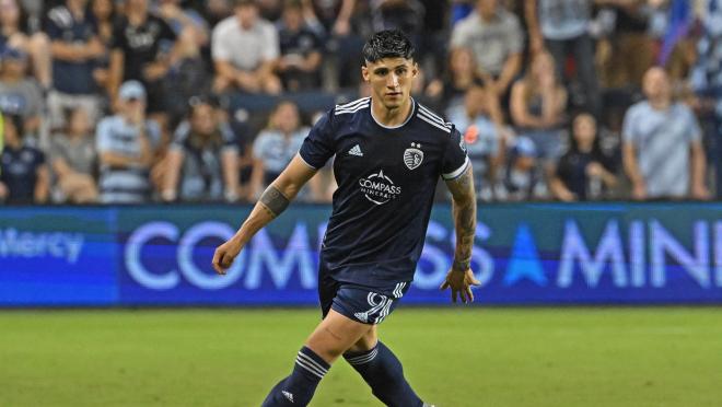 Alan Pulido marca doblete vs LA Galaxy