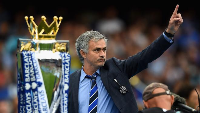 Jose Mourinho with the 2014-2015 Premier League trophy