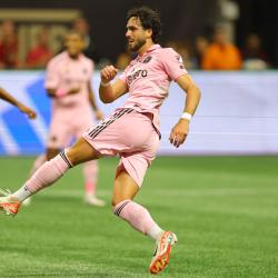 Leonardo Campana sombrero flick goal