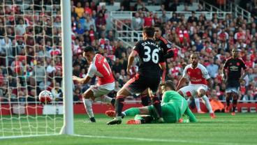 Goal by Alexis Sanchez against Manchester United 