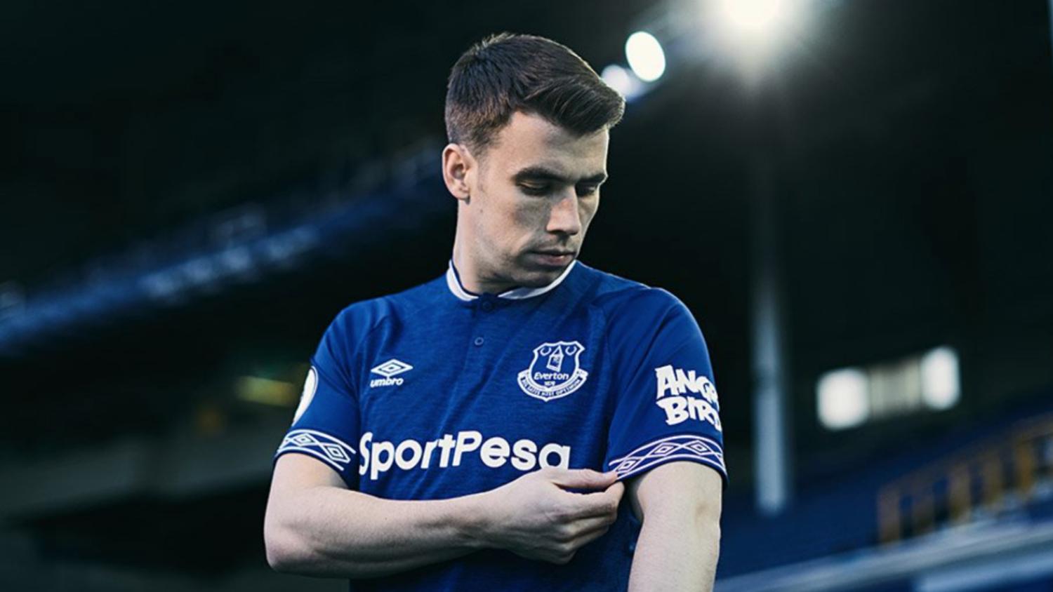 everton weird kit