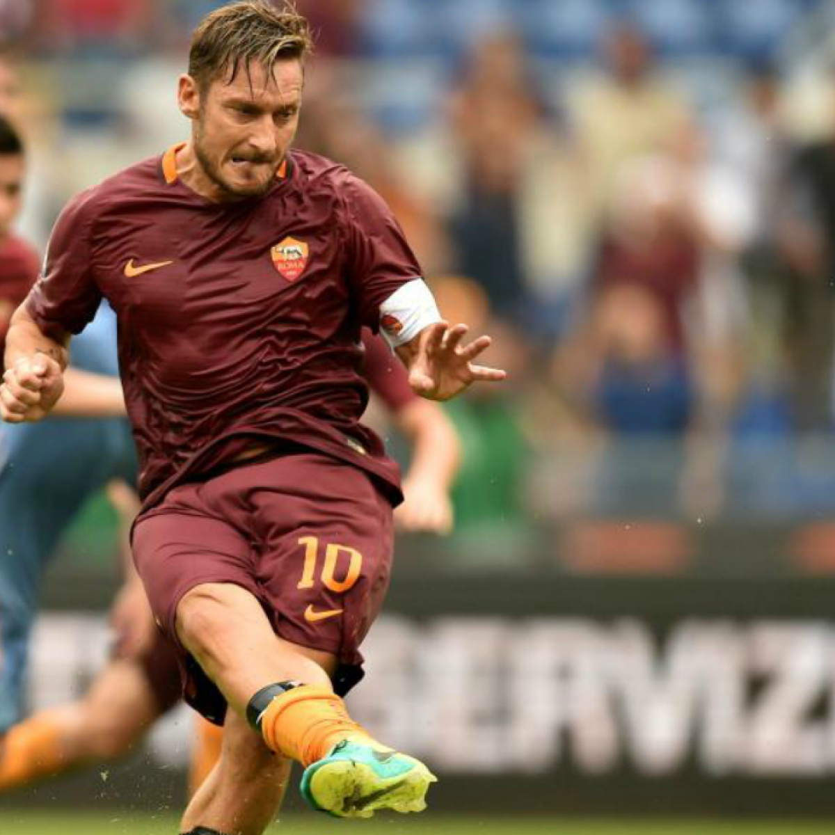 Francesco Totti rescues AS Roma.