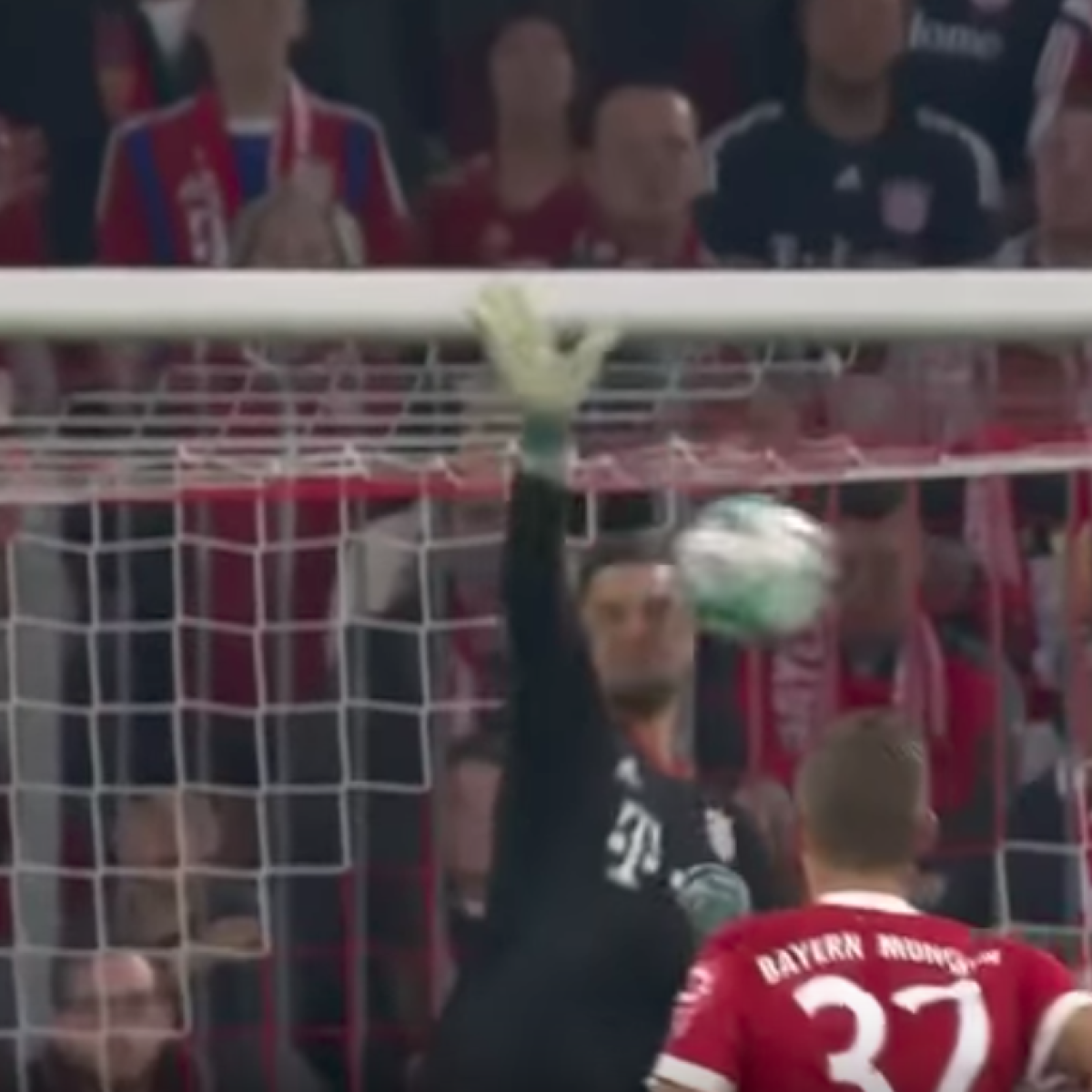 Sven Ulreich howler