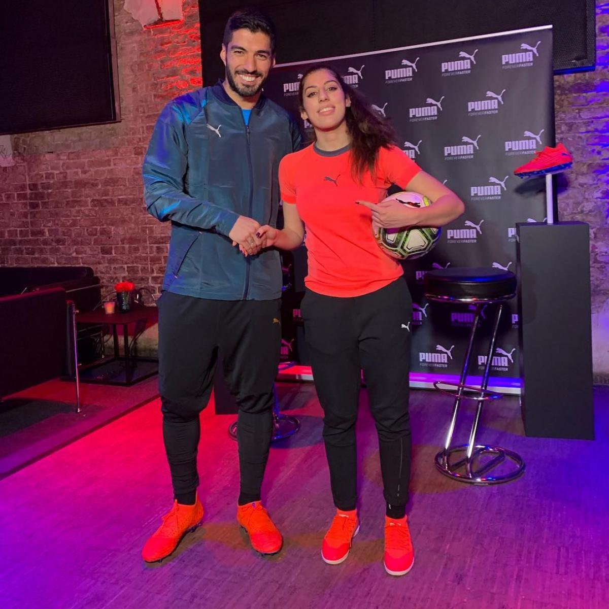 Luis Suarez Nutmegged