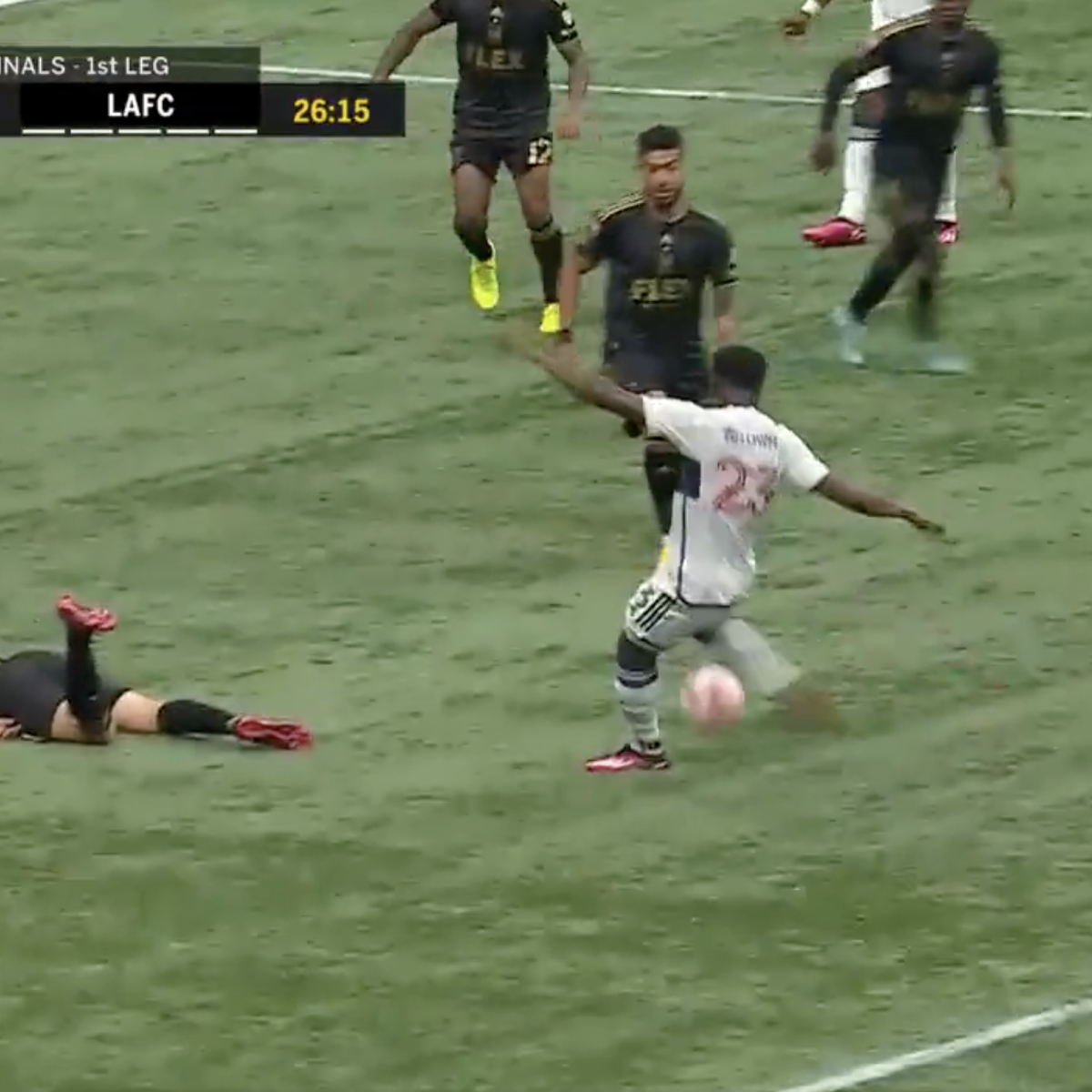 Aaron Long block vs. Vancouver 