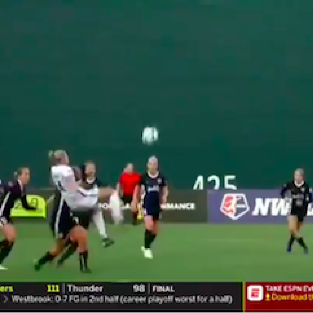 Alanna Kennedy bicycle kick goal
