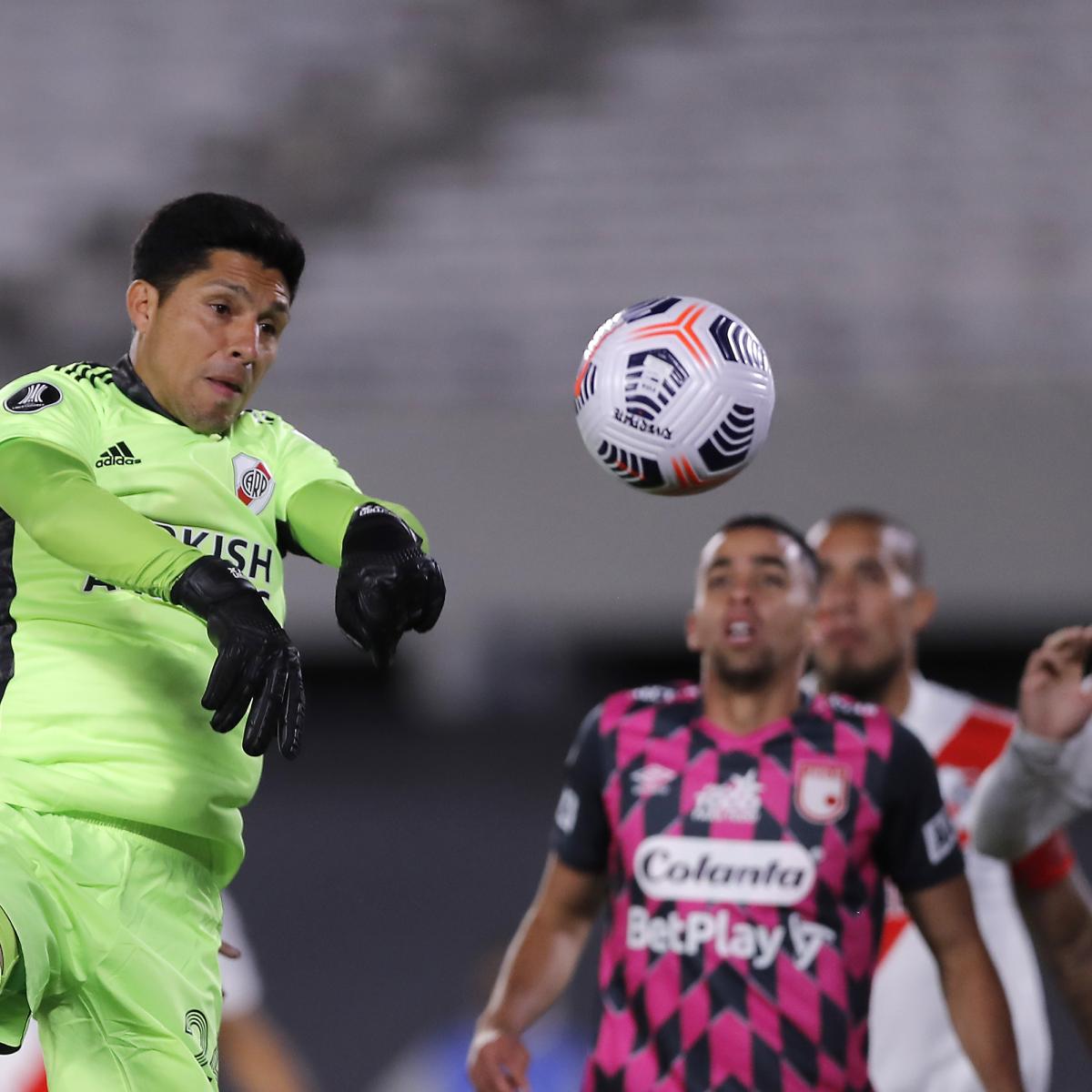 Enzo Perez plays keeper for River Plate