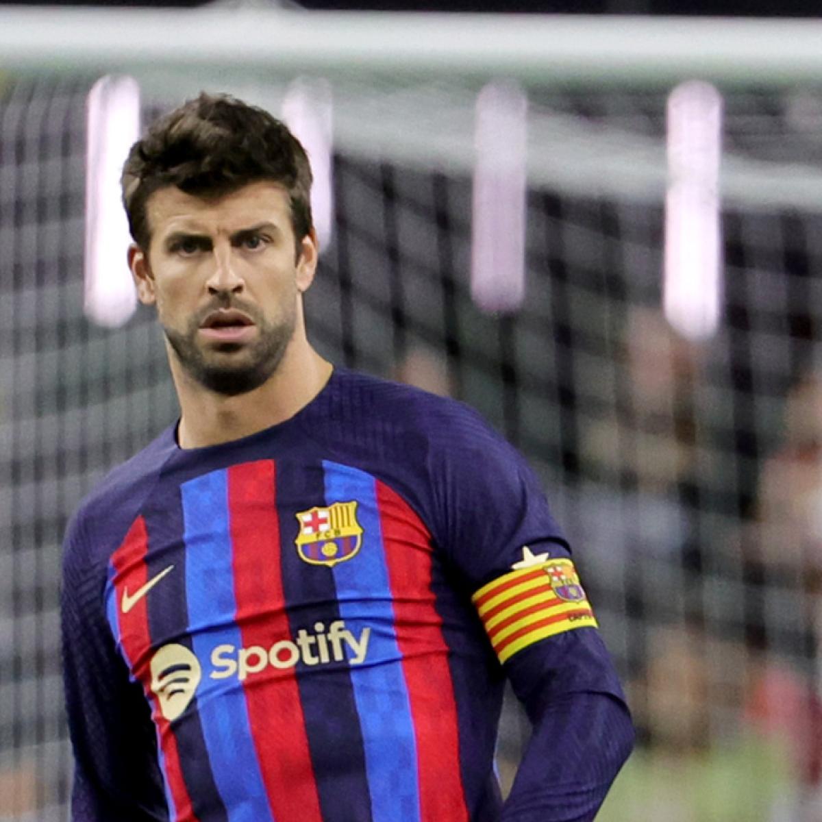 Vegas fans boo Pique and chant ‘Shakira, Shakira’