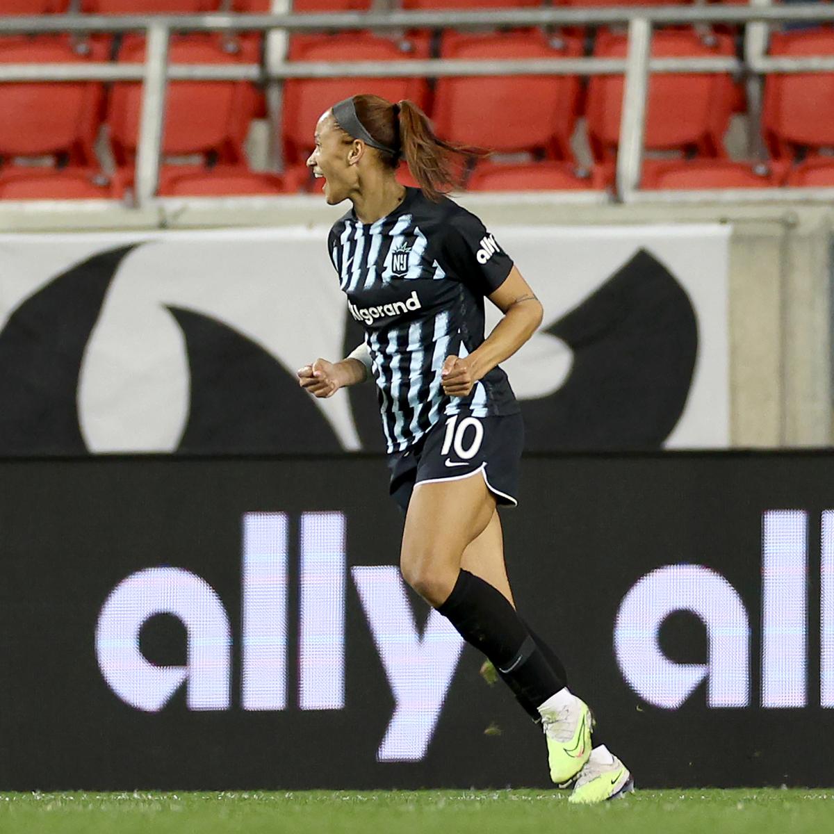 Lynn Williams goals for Gotham just keep coming