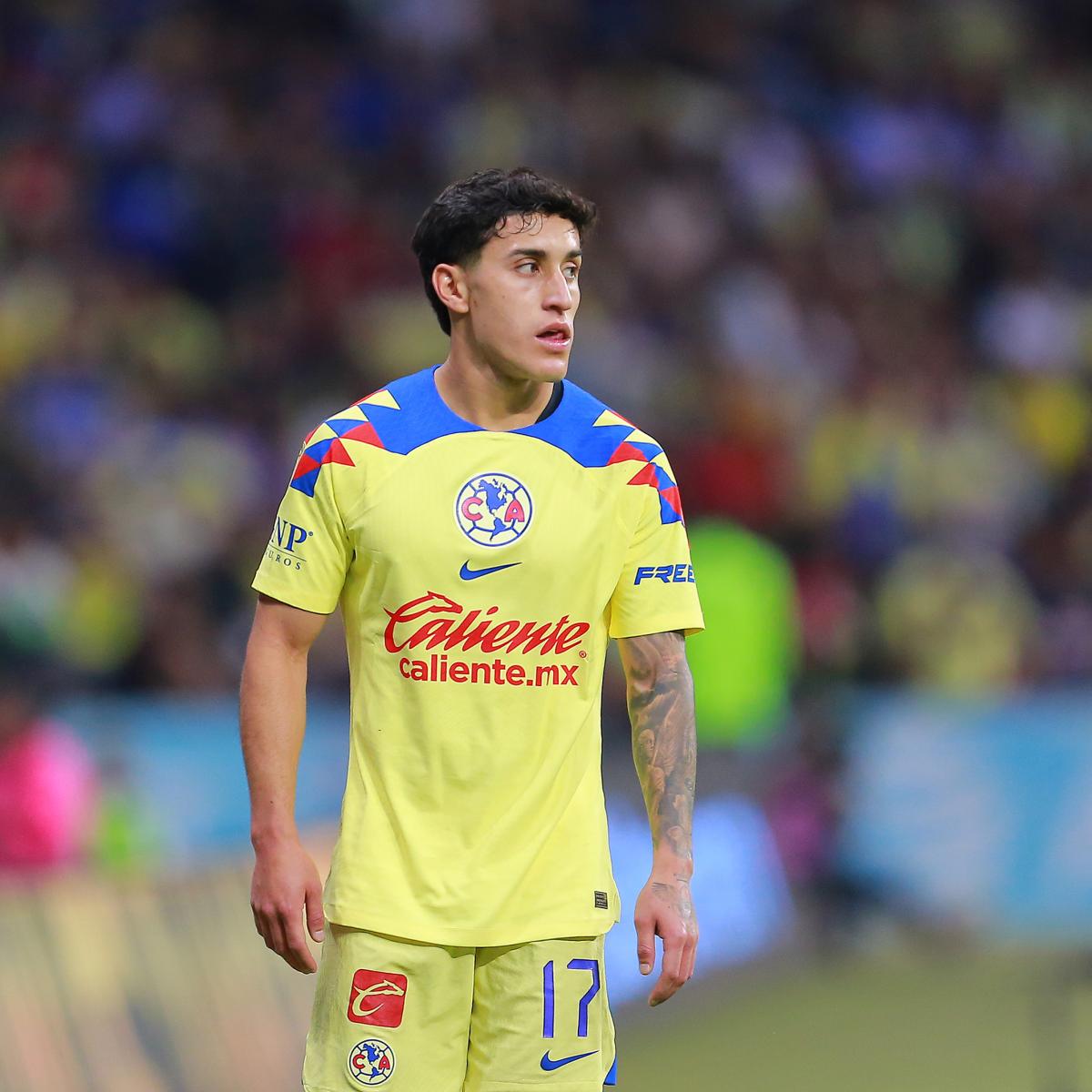 Alejandro Zendejas looks on in Club America's quarterfinal match against Pachuca