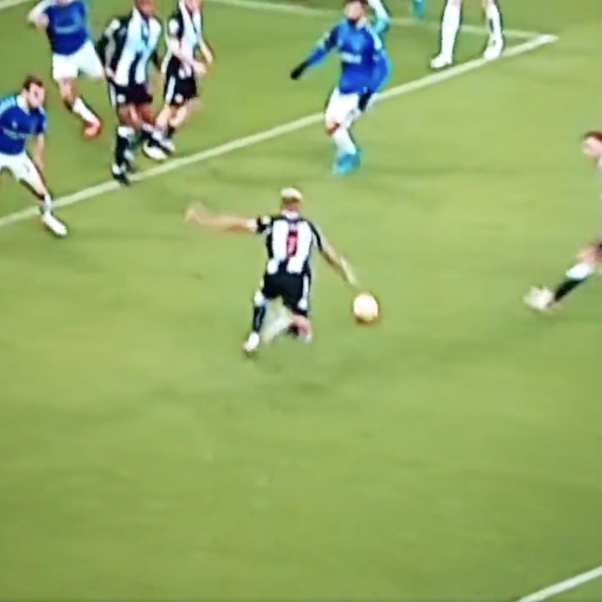 Joelinton shot