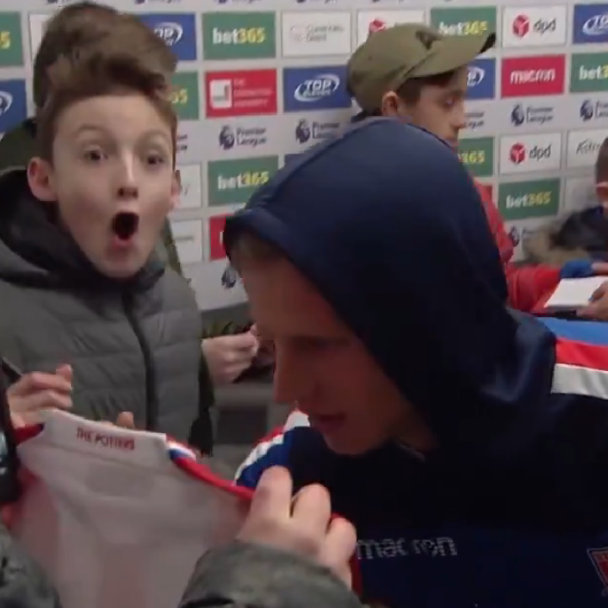 kid getting to meet Peter Crouch
