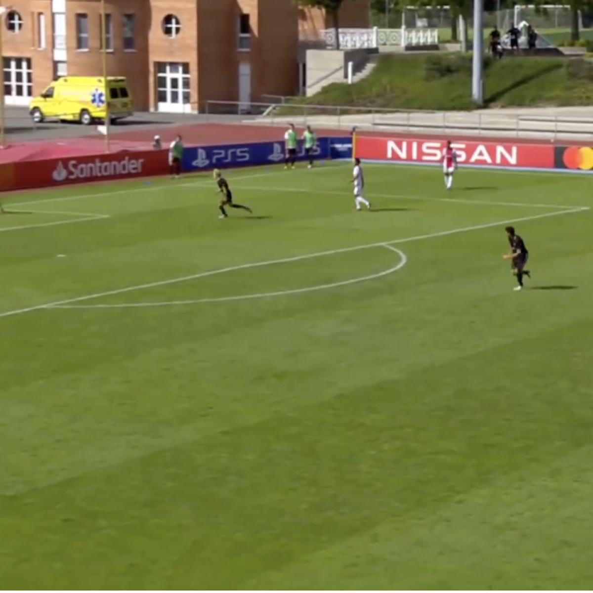Daan Reiziger own goal