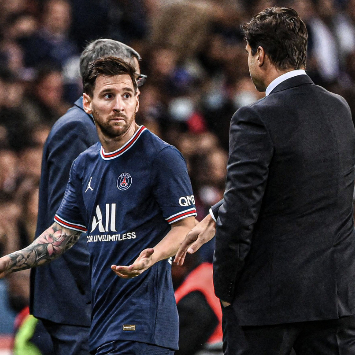 Messi Subbed Off vs. Lyon