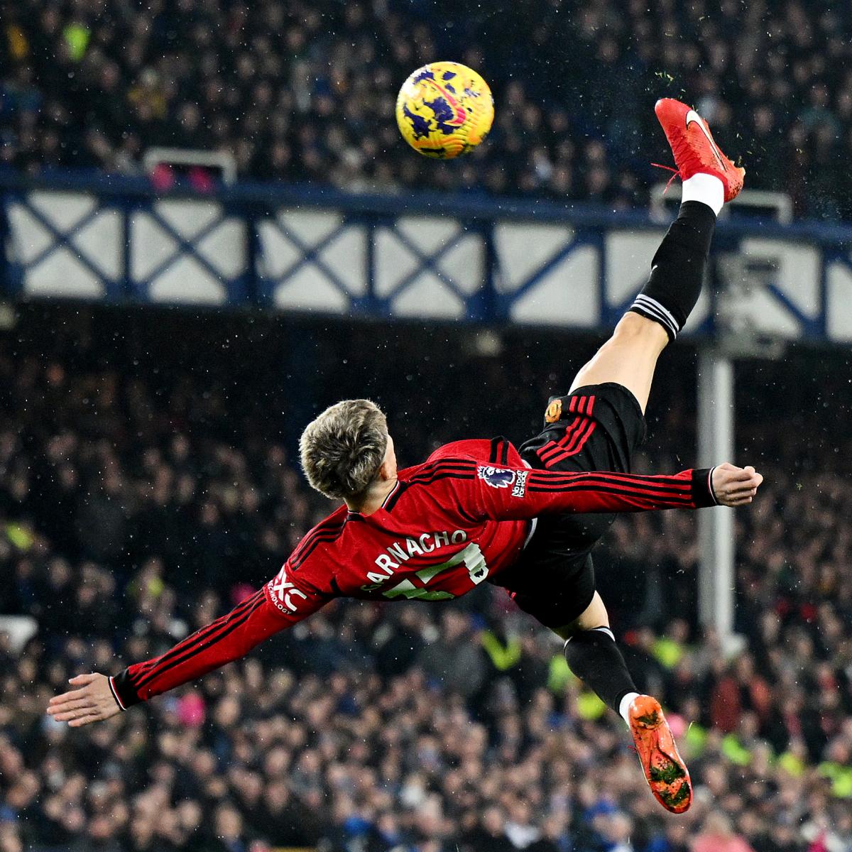 Garnacho bicycle kick