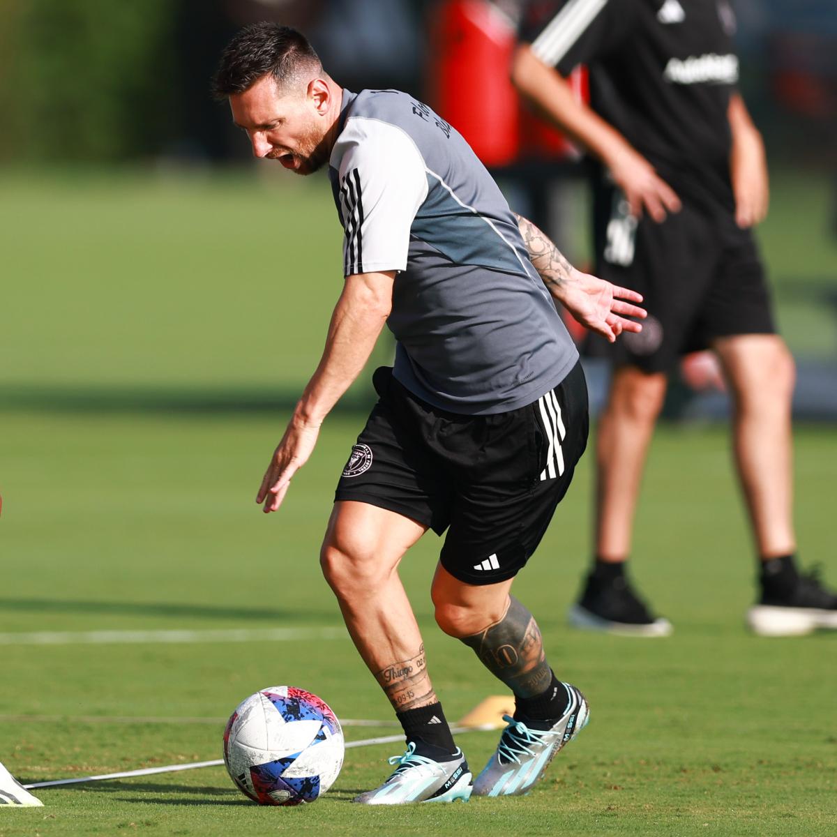 Lionel Messi injury during training