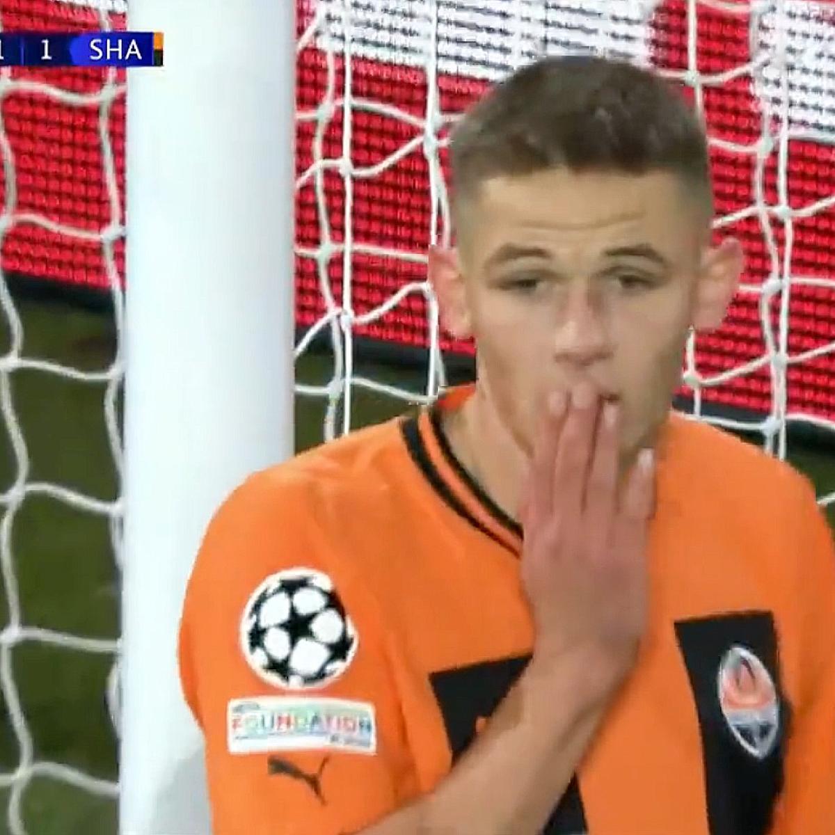 Danylo Sikan miss in Champions League