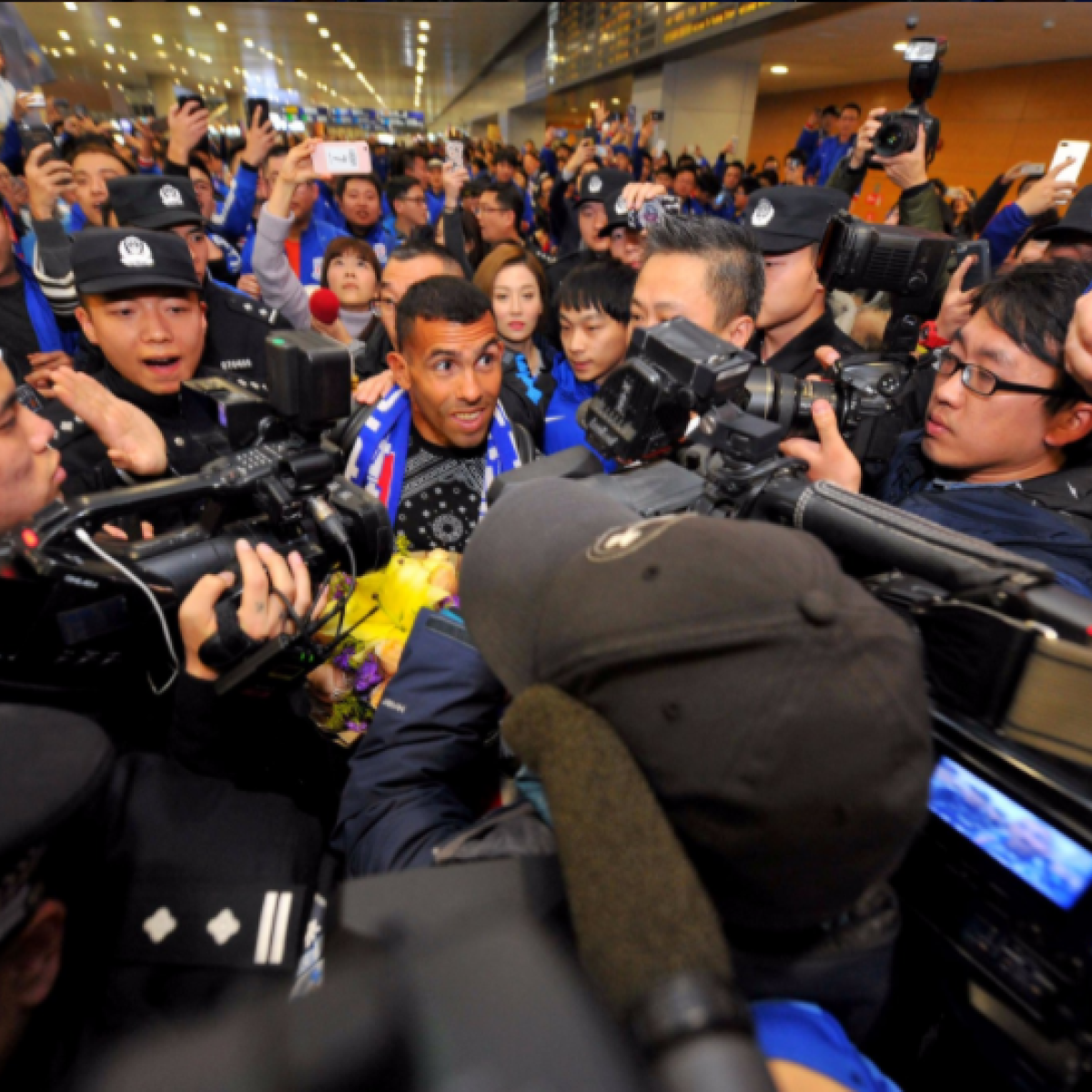 Carlos Tevez Arrival in China 
