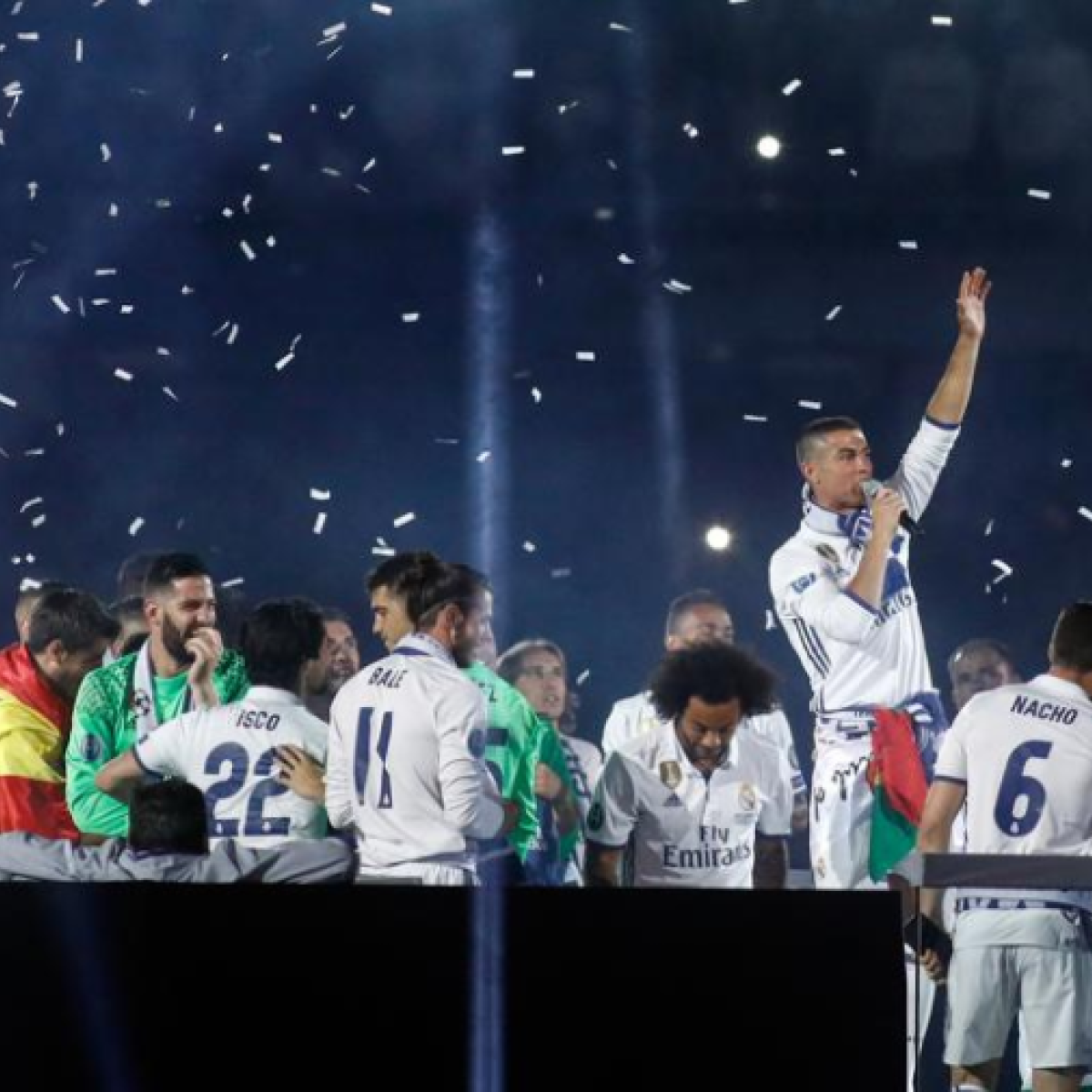 Cristiano Ronaldo joins Ballon D'or Chants