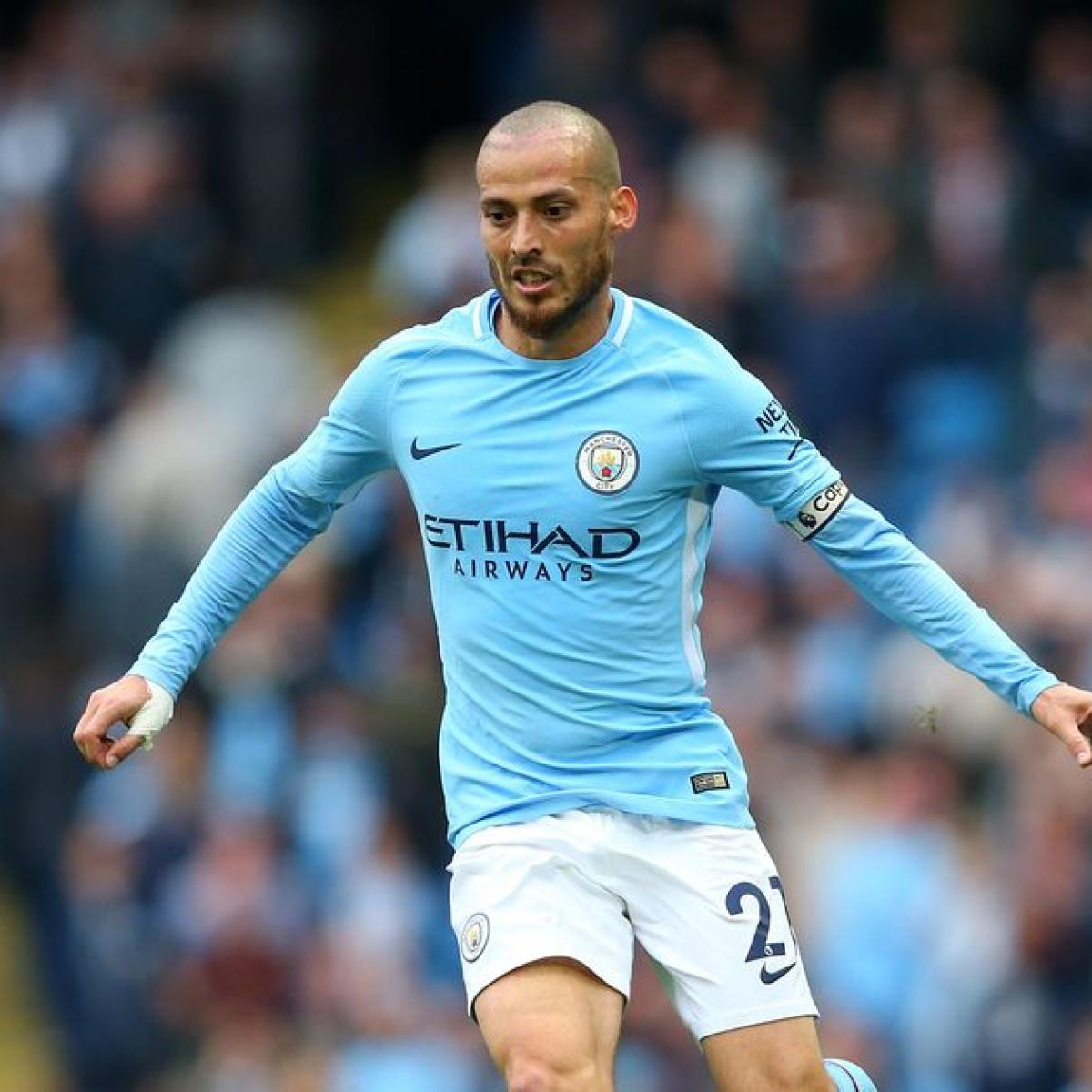 David Silva Leisurely Dribble vs Arsenal 