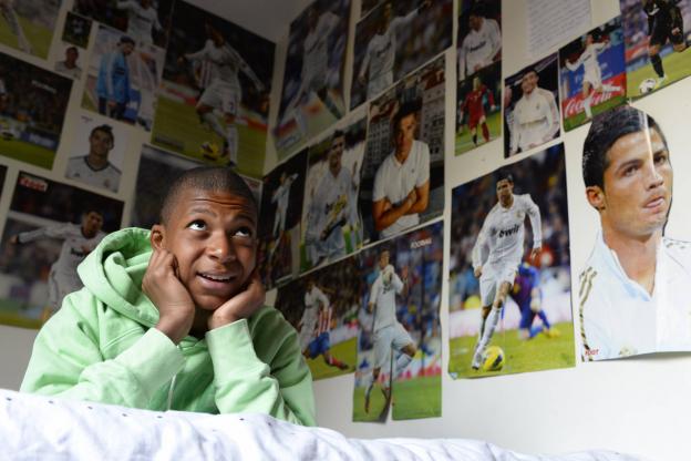 Mbappé Swaps Ronaldo Posters For Kylian Mbappe Posters