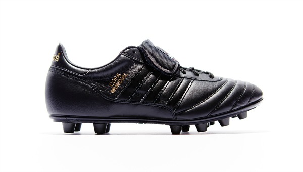 Top Football Boots - adidas Copa Mundial (Black Out Edition)
