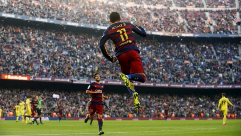Neymar celebrates his first goal for Barcelona vs Villarreal