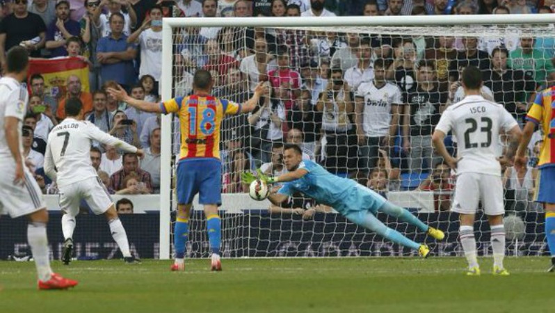 saving penalties Diego Alves