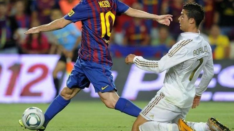 How To Play Like Cristiano Ronaldo - Defending