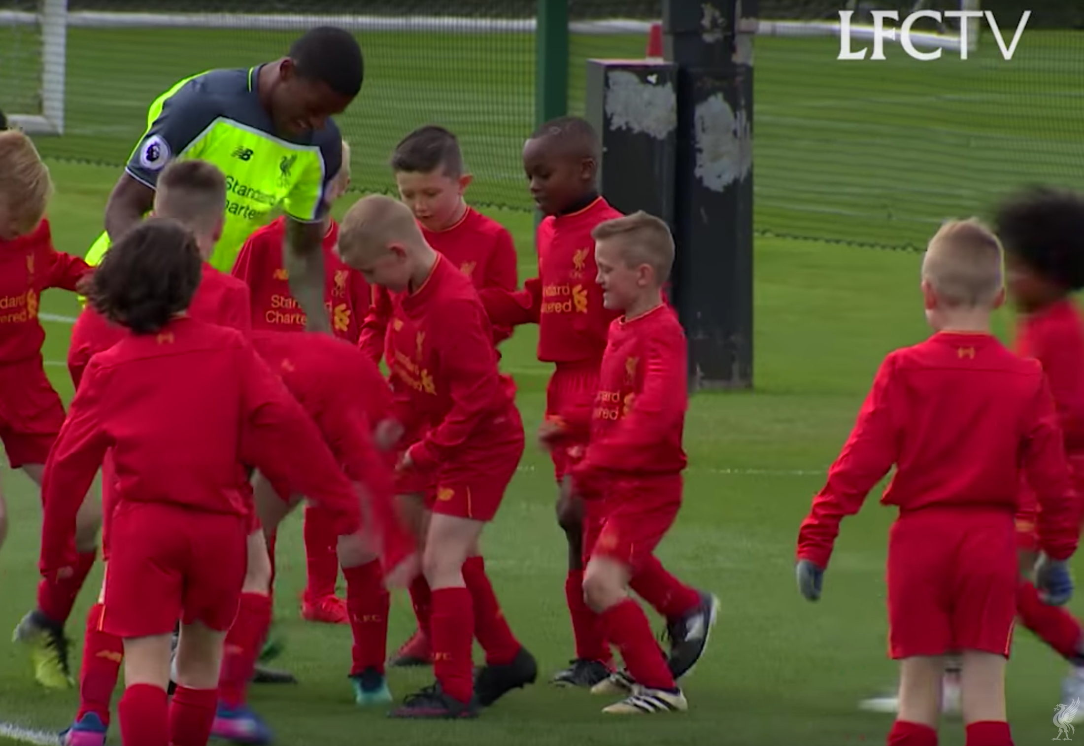 Gallery: Coutinho and Wijnaldum take on NFL stars in Academy challenge -  Liverpool FC